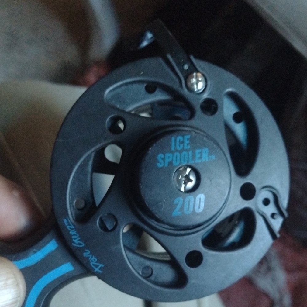 Clam Corp Ice Spooler/Shallow 🥘 Water 💦 200 Fishing Reel